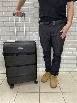 (Дефект-трещина около колеса. СКИДКА 50%) Чемодан Mironpan Черный 3 полосы M+ 1765_def